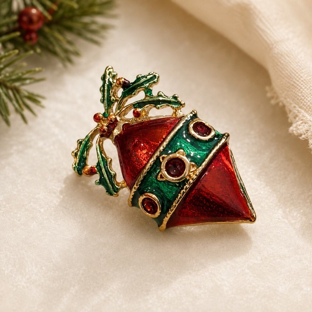 Vintage ornament Christmas brooch holiday pin